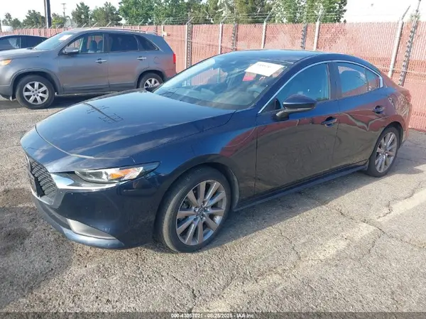 JM1BPBBL1M1346775 2021 MAZDA 3 - Image 2