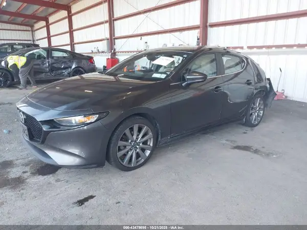 JM1BPBJMXK1131015 2019 MAZDA 3 - Image 2