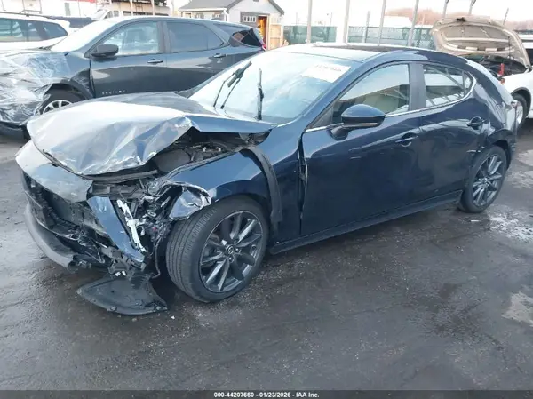 JM1BPBJMXK1141043 2019 MAZDA 3 - Image 2