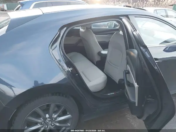JM1BPBJMXK1141043 2019 MAZDA 3 - Image 8