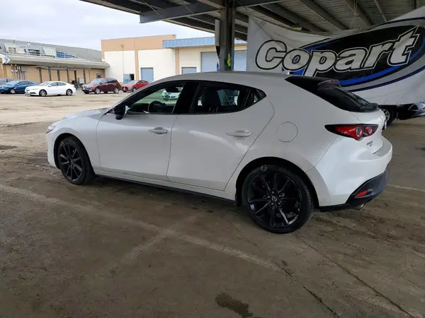 JM1BPBJY0P1620162 2023 MAZDA 3 - Image 2
