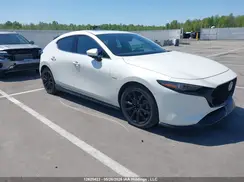 JM1BPBJY2M1309571 2021 MAZDA 3