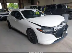 JM1BPBJY2M1322918 2021 MAZDA 3