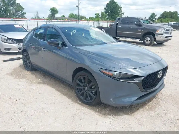 JM1BPBJY9P1621858 2023 MAZDA 3 - Image 1