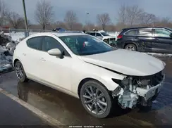 JM1BPBLL5M1339584 2021 MAZDA 3