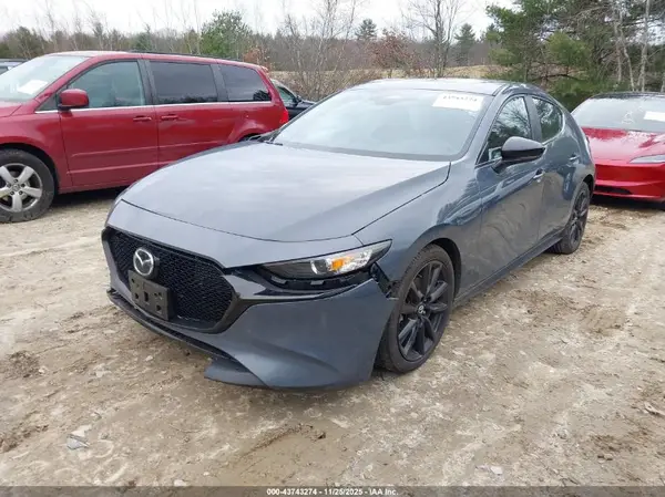 JM1BPBLM1R1702575 2024 MAZDA 3 - Image 2