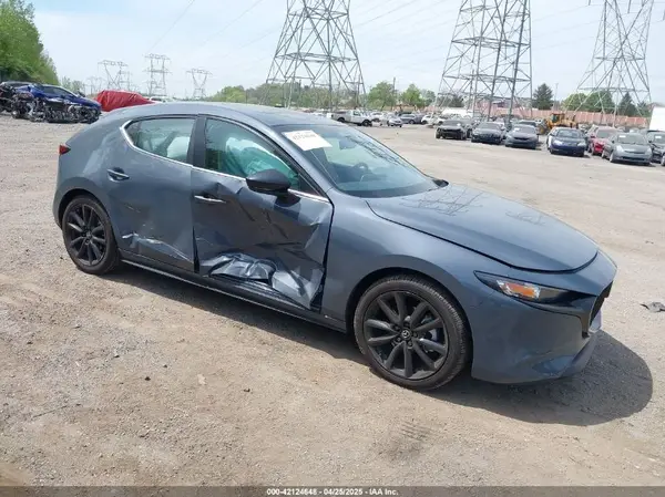 JM1BPBLM5S1772795 2025 MAZDA 3 - Image 1