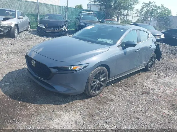 JM1BPBLM8S1751214 2025 MAZDA 3 - Image 2