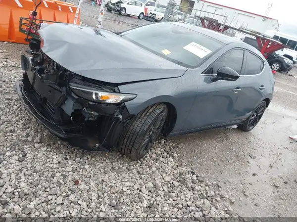JM1BPBLM8S1757885 2025 MAZDA 3 - Image 2