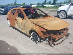 JM1BPBLMXK1113952 2019 MAZDA 3