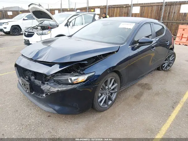 JM1BPBMMXK1130121 2019 MAZDA 3 - Image 2