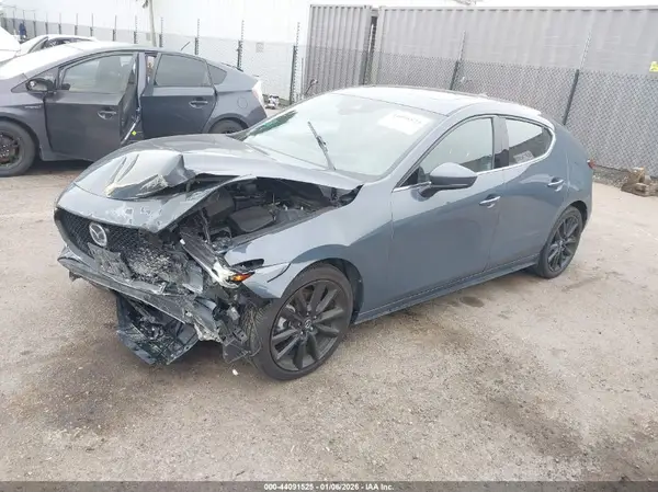 JM1BPBNM3L1155202 2020 MAZDA 3 - Image 2