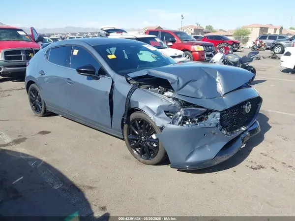 JM1BPBNY3S1775775 2025 MAZDA 3 - Image 1