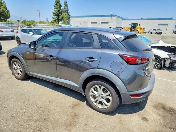 JM1DKDB71L1471375 2020 MAZDA CX-3 - Image 2