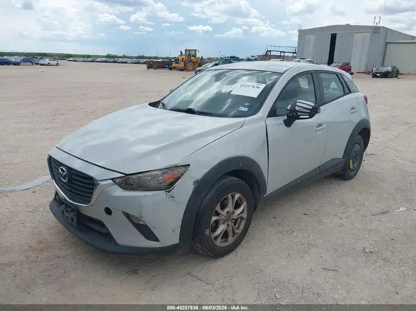 JM1DKDB72J0300038 2018 MAZDA CX-3 - Image 2