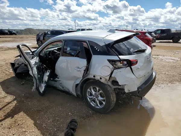 JM1DKDB75J0306299 2018 MAZDA CX-3 - Image 2