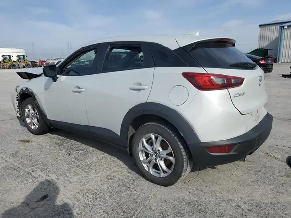 JM1DKDB7XJ0331103 2018 MAZDA CX-3 - Image 2