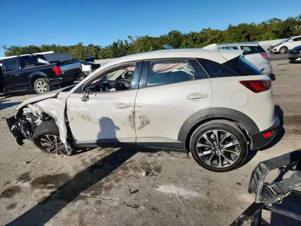 JM1DKDC72K1459555 2019 MAZDA CX-3 - Image 2