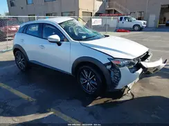 JM1DKDC75J0314143 2018 MAZDA CX-3