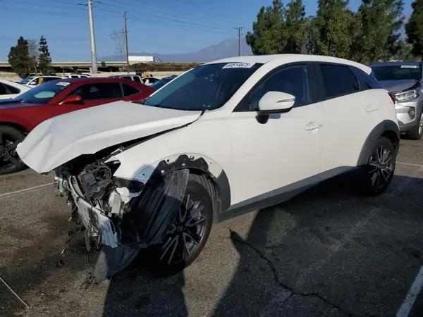 JM1DKDC77J0318422 2018 MAZDA CX-3 - Image 1