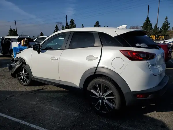 JM1DKDC77J0318422 2018 MAZDA CX-3 - Image 2