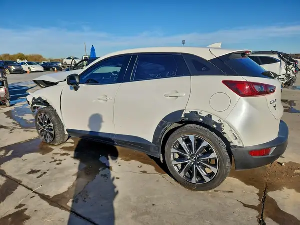 JM1DKDC79K0430916 2019 MAZDA CX-3 - Image 2