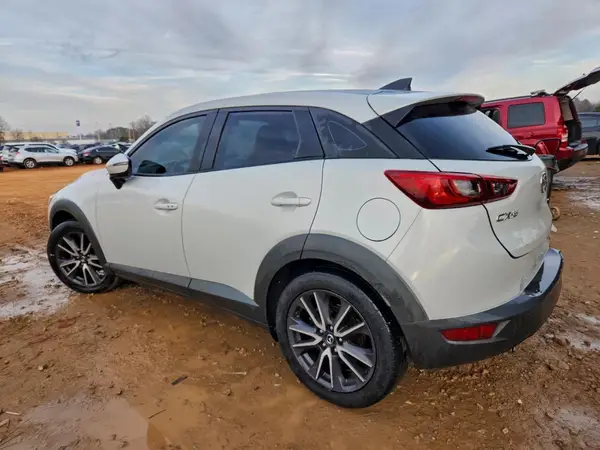 JM1DKDC7XJ0329592 2018 MAZDA CX-3 - Image 2