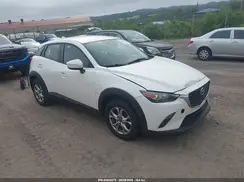 JM1DKFB78J0300721 2018 MAZDA CX-3