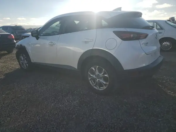 JM1DKFB78L1467707 2020 MAZDA CX-3 - Image 2