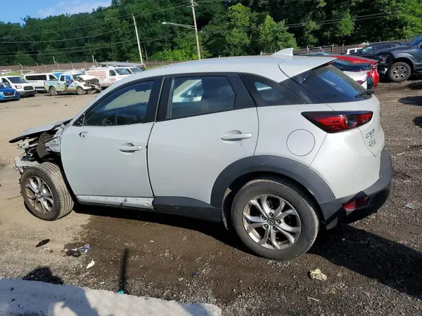 JM1DKFB79L1469014 2020 MAZDA CX-3 - Image 2