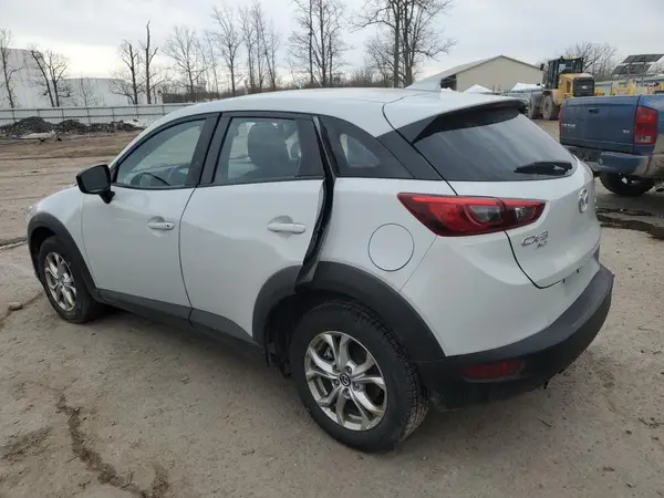JM1DKFB7XJ0317438 2018 MAZDA CX-3 - Image 2