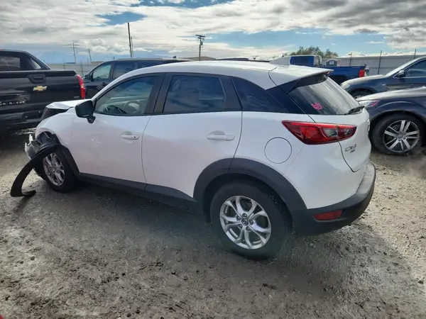 JM1DKFB7XJ0331601 2018 MAZDA CX-3 - Image 2