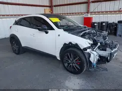 JM1DKFC71J0303460 2018 MAZDA CX-3