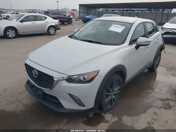 JM1DKFC7XJ0319074 2018 MAZDA CX-3 - Image 2