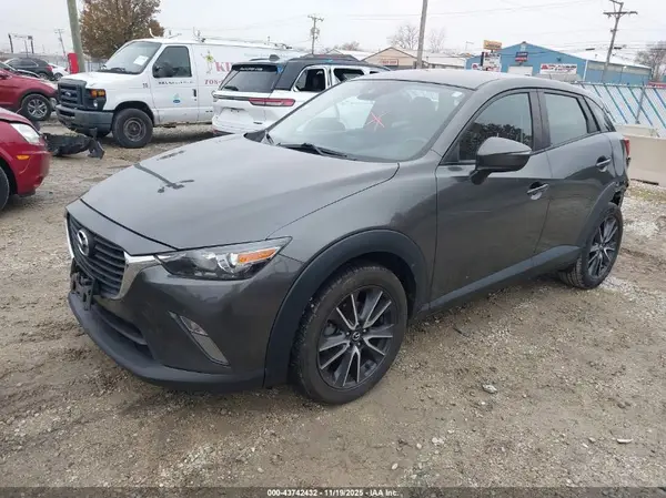 JM1DKFC7XJ1324575 2018 MAZDA CX-3 - Image 2