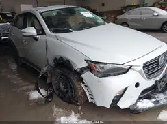 JM1DKFD70K0423511 2019 MAZDA CX-3