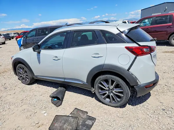 JM1DKFD71J0301013 2018 MAZDA CX-3 - Image 2