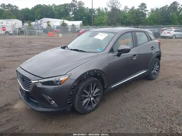 JM1DKFD71J0305885 2018 MAZDA CX-3 - Image 2