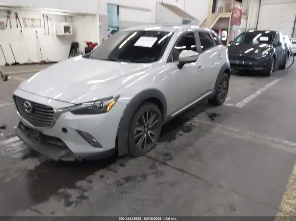 JM1DKFD72J0313185 2018 MAZDA CX-3 - Image 2