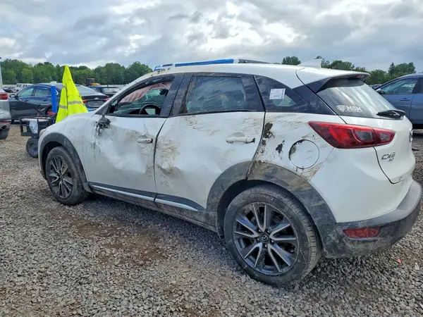 JM1DKFD73J0316435 2018 MAZDA CX-3 - Image 2
