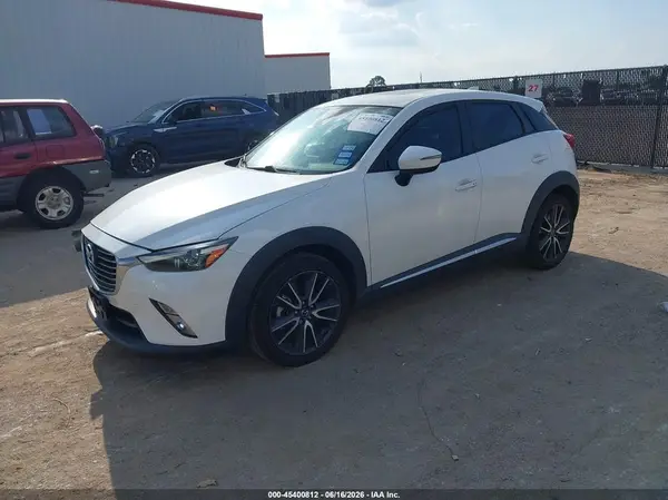 JM1DKFD75J0300608 2018 MAZDA CX-3 - Image 2