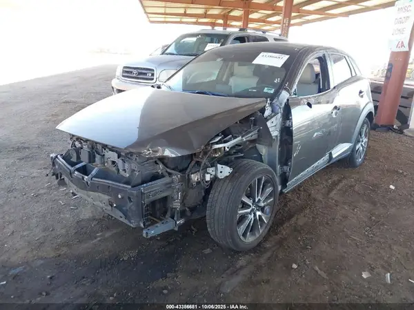 JM1DKFD79J0320389 2018 MAZDA CX-3 - Image 2