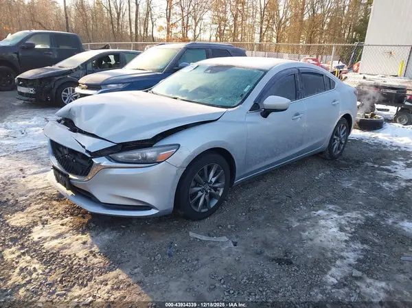 JM1GL1UM7J1320176 2018 MAZDA 6 - Image 2