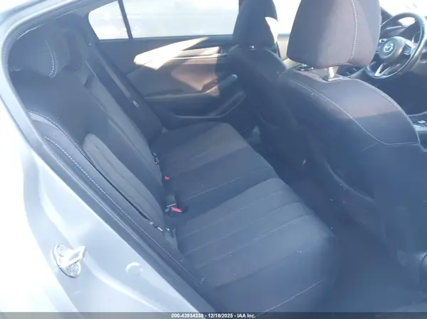 JM1GL1UM7J1320176 2018 MAZDA 6 - Image 8