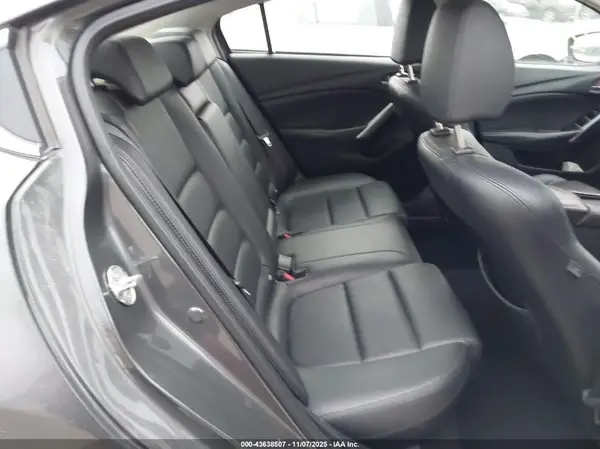 JM1GL1V52H1138807 2017 MAZDA 6 - Image 8