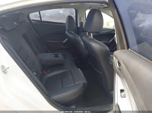 JM1GL1V56H1112534 2017 MAZDA 6 - Image 8