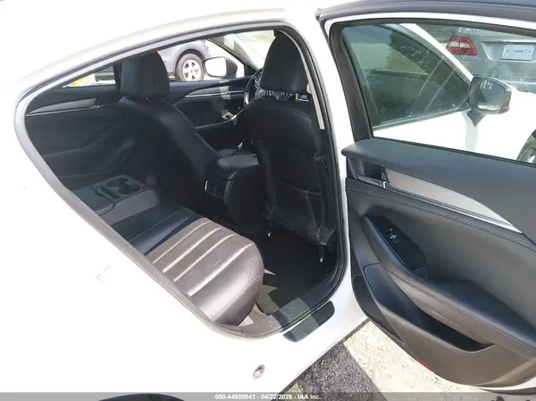 JM1GL1VM0J1302553 2018 MAZDA 6 - Image 8