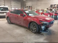 JM1GL1VM1J1302013 2018 MAZDA 6