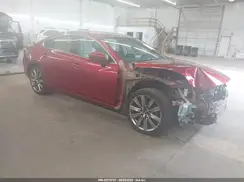 JM1GL1XY6J1303111 2018 MAZDA 6
