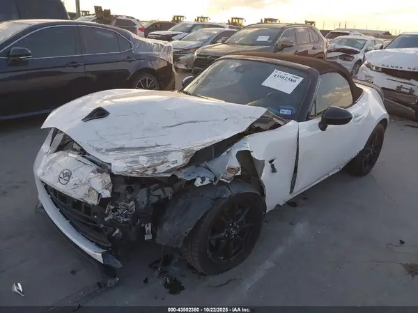 JM1NDAB75K0300176 2019 MAZDA MX-5 - Image 2